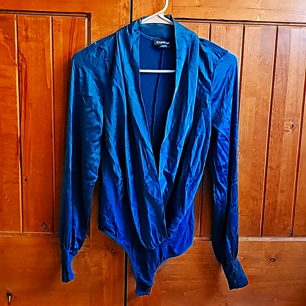 BEBE Vintage Blue/Green Long Sleeve Romper 👗